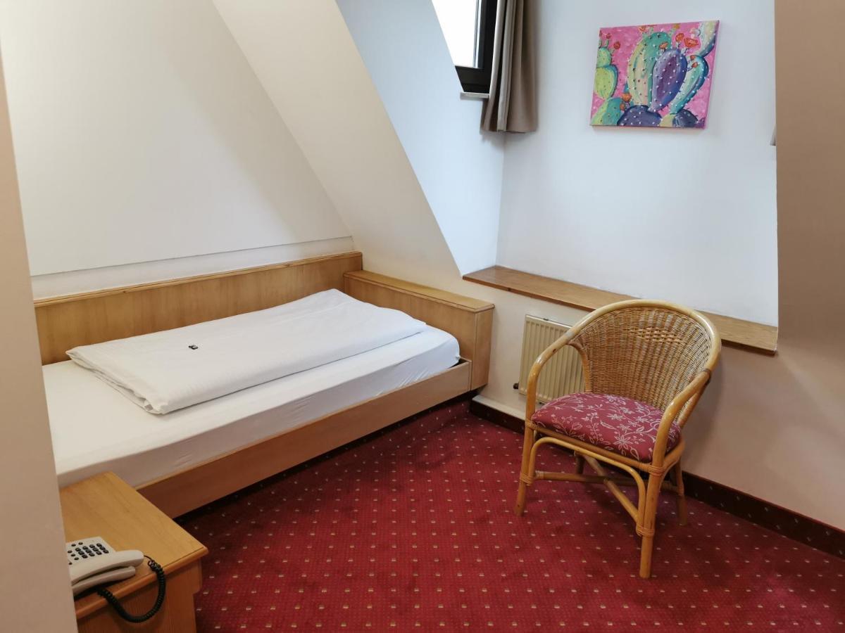 Landhotel Oelmuehle Mombris Extérieur photo